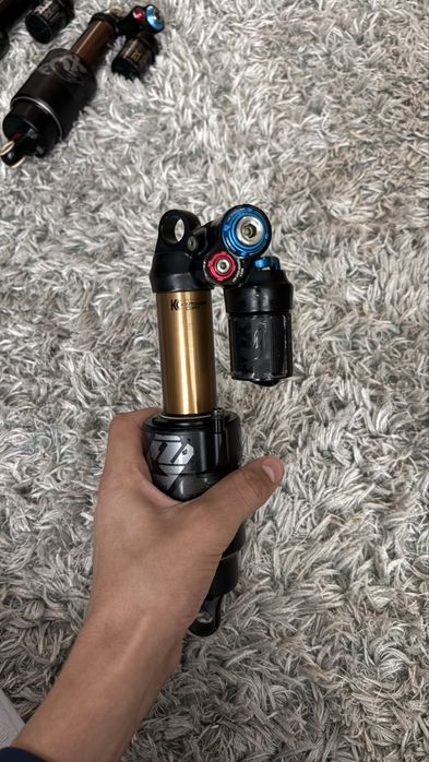Шокове fox float x2