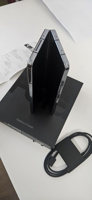 Samsung Z fold 4  1 TERA 1000Gb