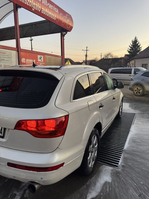 Vand sau Schimb Audi Q7