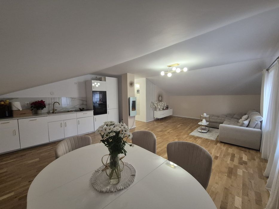 Casa de vanzare cu spatiu comercial