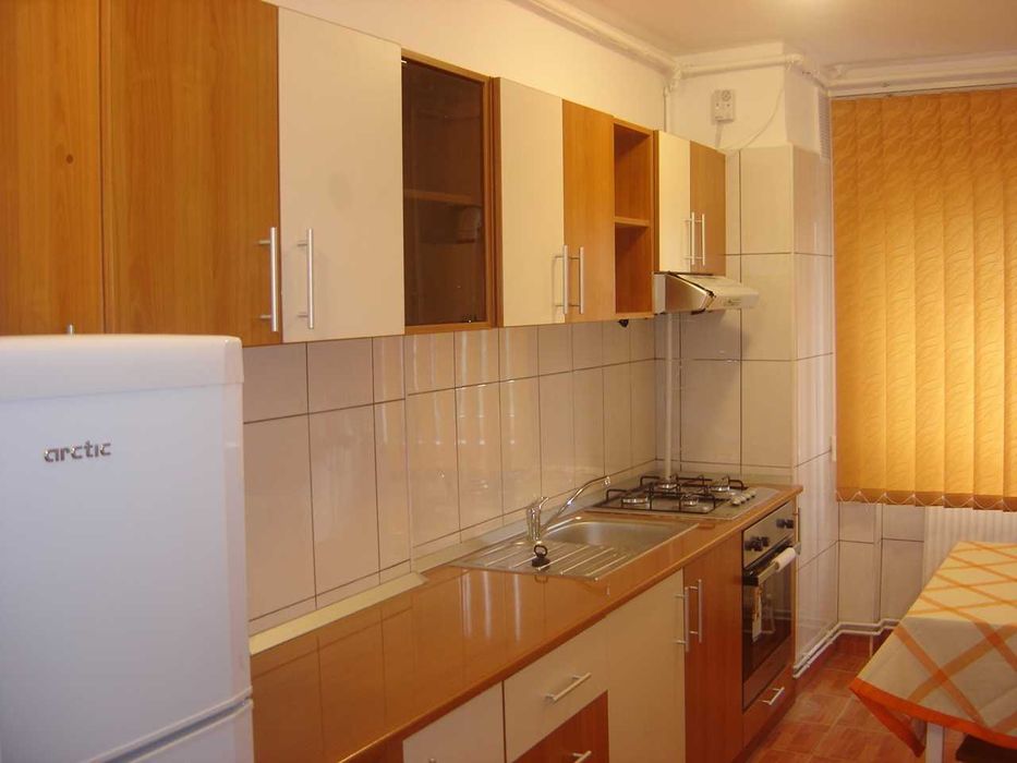 Proprietar inchiriez (ofer) garsoniera C.Civic