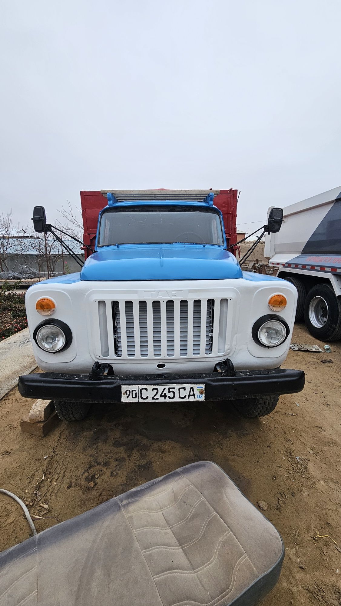 Gaz 53 sotiladi zor xolata
