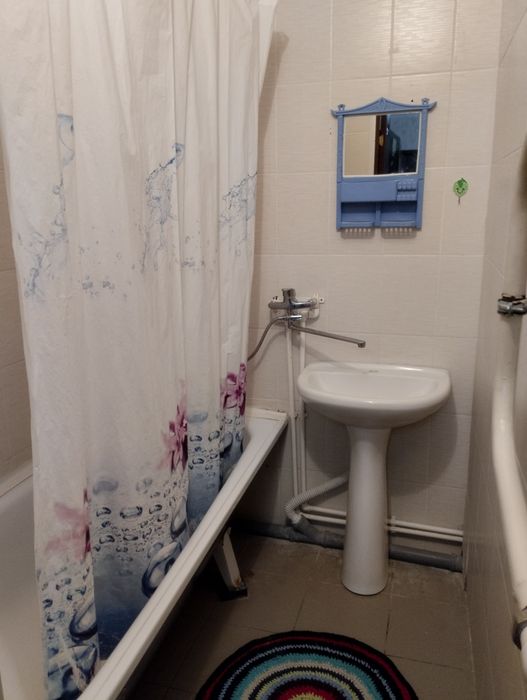 Продам 2 кв( 70 кв.м) 2 мкр сити за  23 млн .