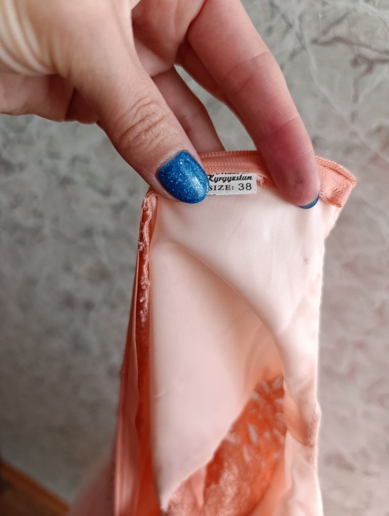 Платья праздничные