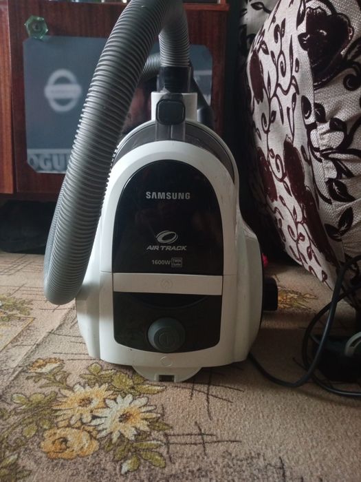 Пылесос Samsung Air Track