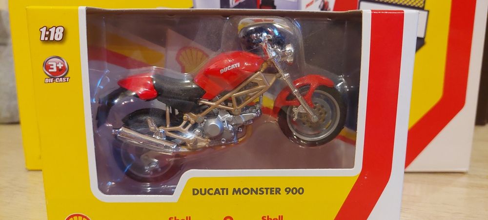 Ducati pit box Shell