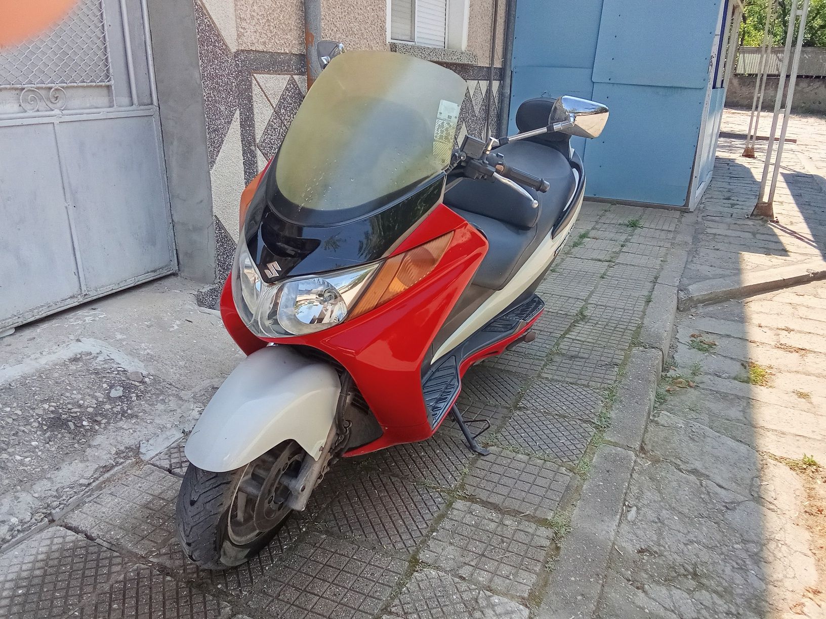Сузуки бъргман 400