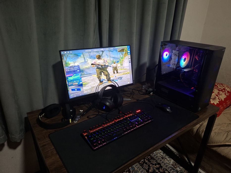 Kompyuter sotiladi. Srochna pul kere bop qoldi.