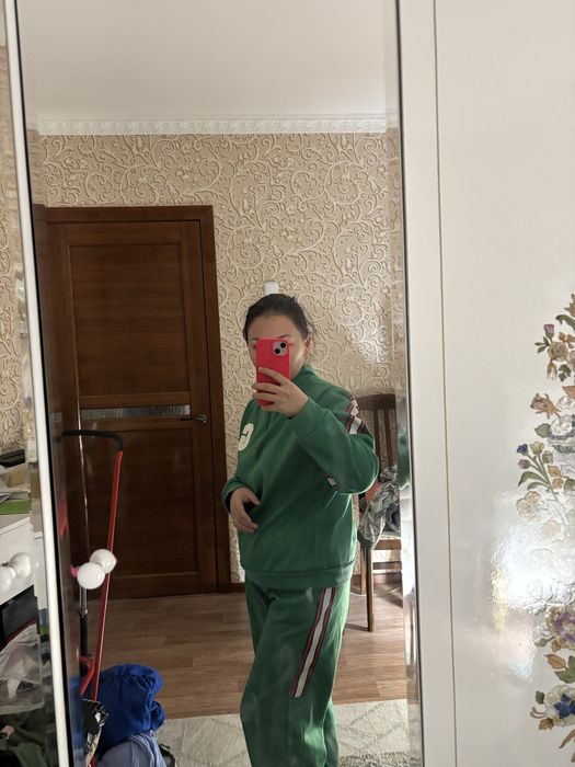 Продам спортивку теплую!