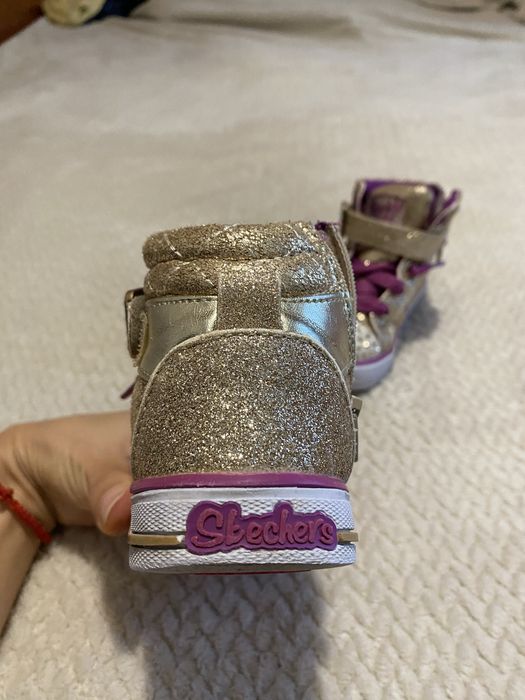 Ghetute skechers marimea 23