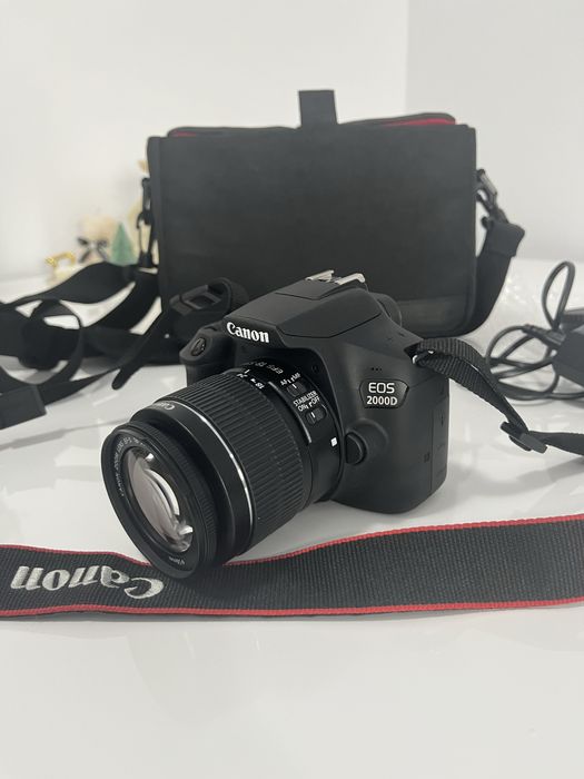 Aparat foto Canon 2000D