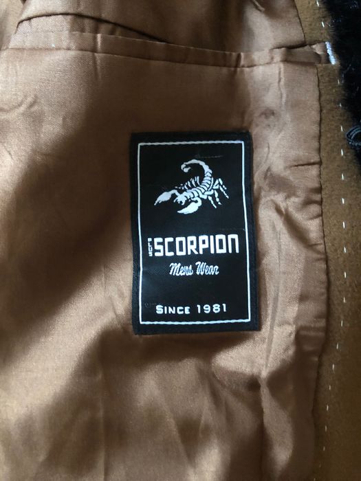 Мъжко палто с яка