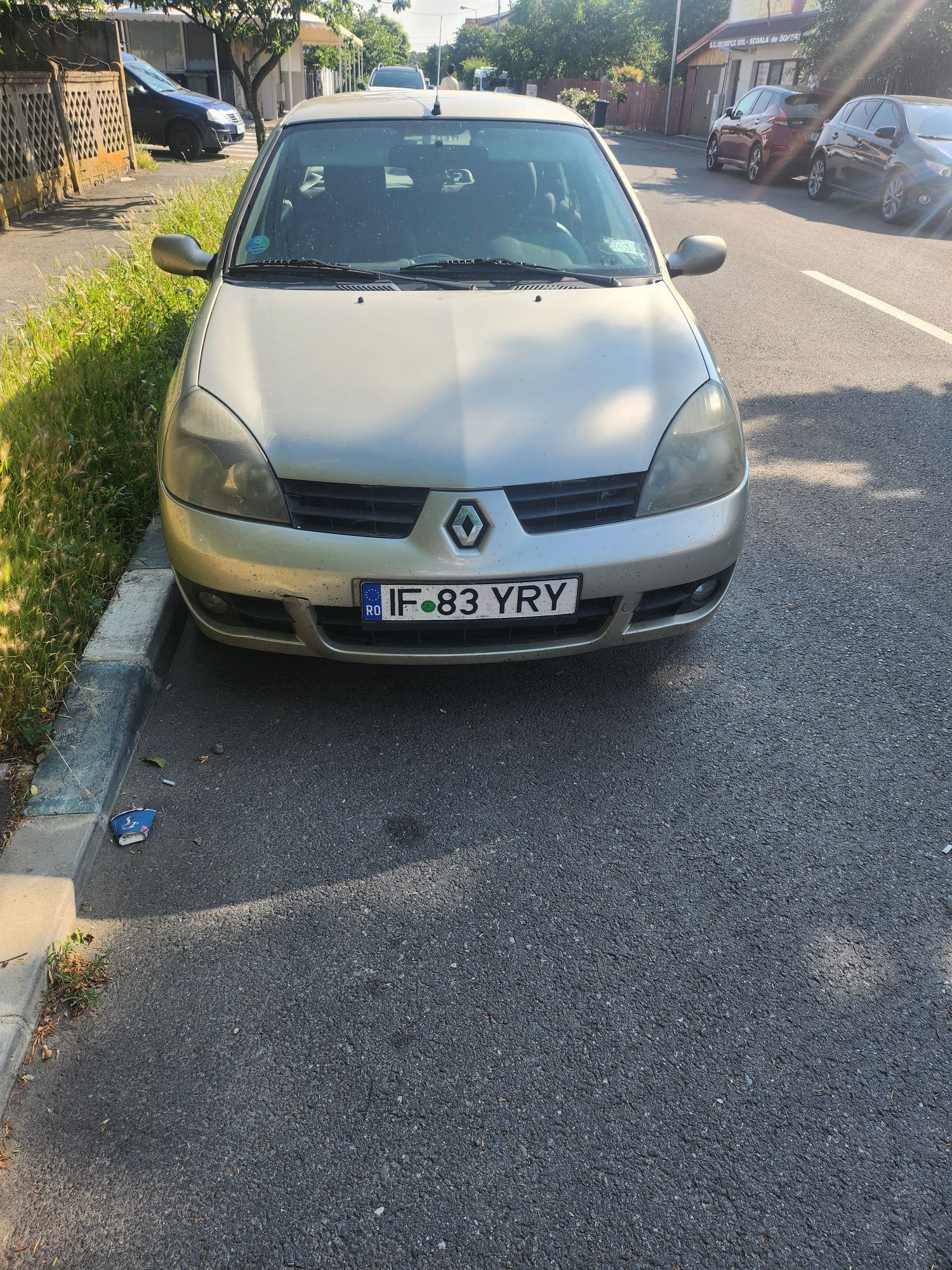Vând Renault agreat școală