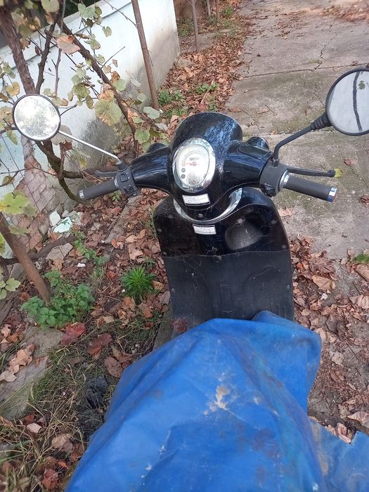 Am trei motoare de vanzare 125cm si doua de 49cm
