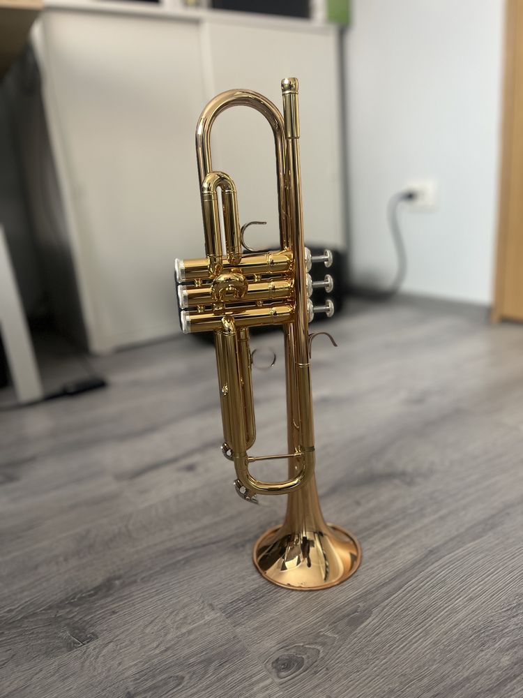 Trompeta Yamaha 4335G