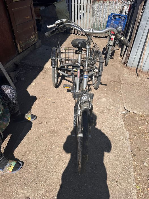 Bicicleta 3 roti +coș