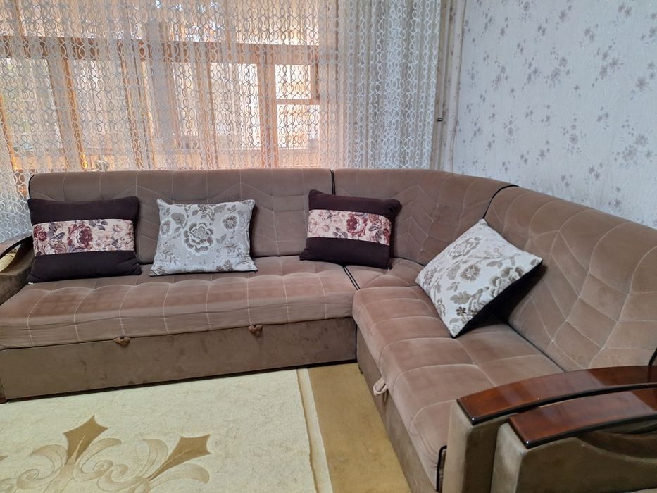 Угловой диван в отличном состоянии