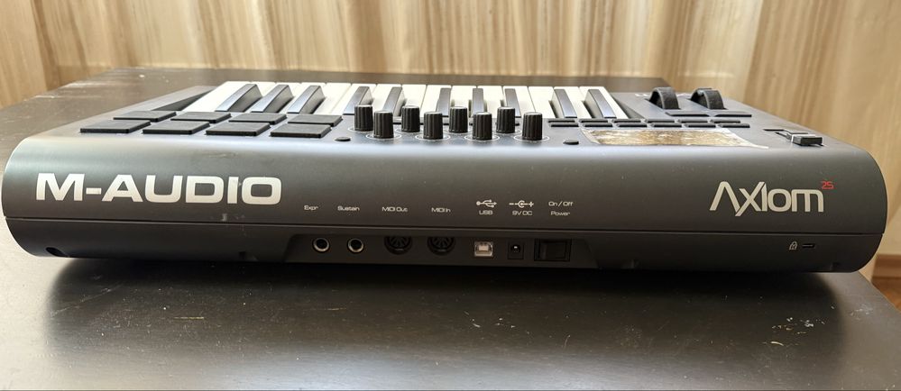 M-Audio Axiom 25 MKII – MIDI контролер