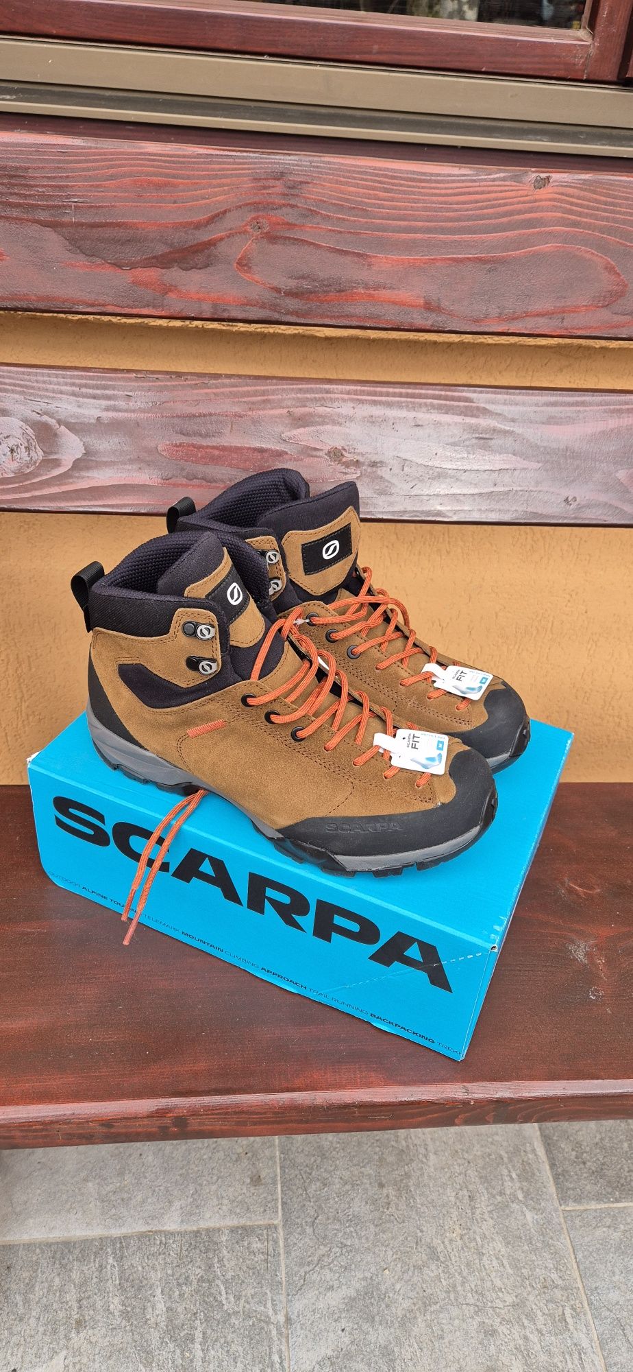 Ghete Scarpa nr. 41, noi la cutie