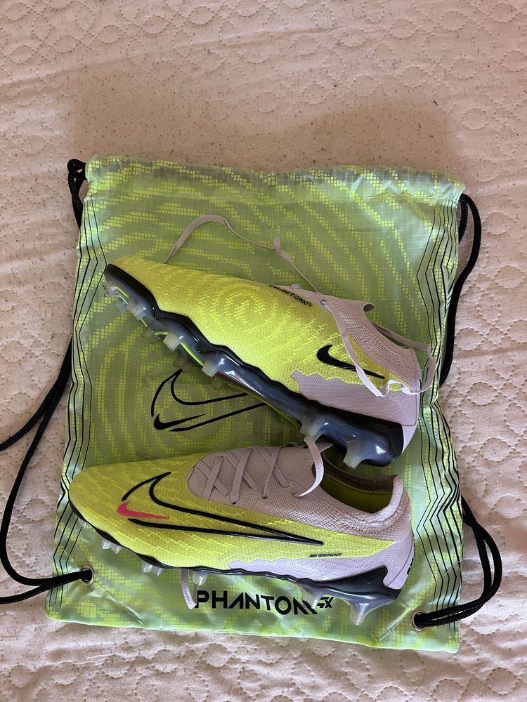 Професионални бутонки nike phantom gx 40 номер