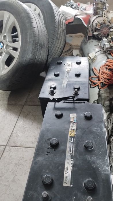 Baterii auto si moto si pentru panouri   și baterii noi de