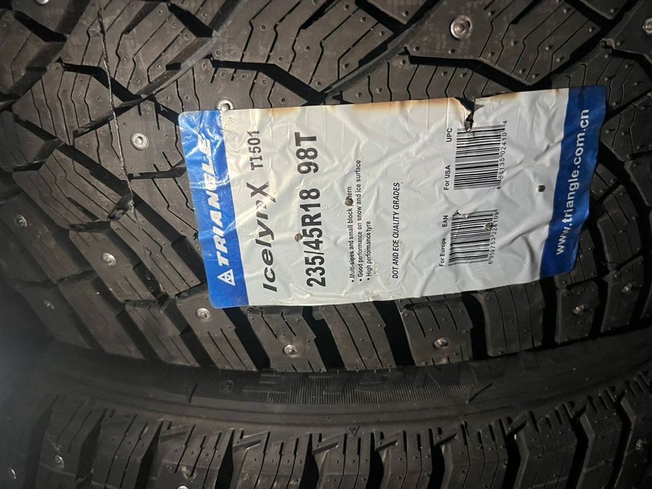 Продам комплект шипованных шин Triangle