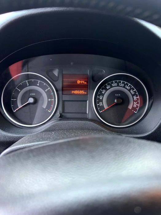 Peugeot 301 2013 1.6 benzina