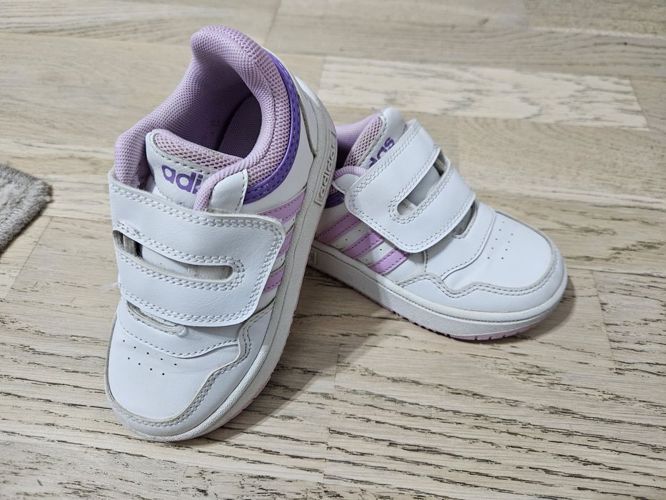 Incaltaminte sport Adidas fete marimea 26