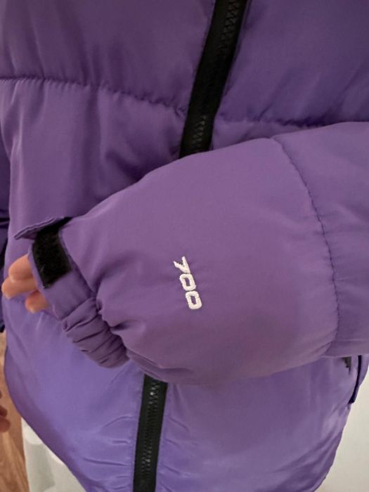 Geacă The North Face M mov-negru – călduroasă și stilată