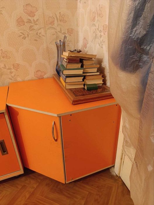 Комплект из 3 тумбочек. ( шкаф-купе)