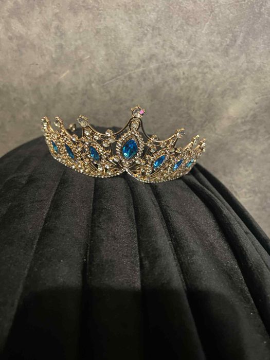 Корона за повод