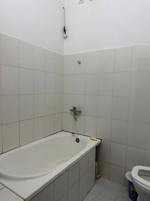 Янги домда 2этажда 2хонали кв срочна 32.000$га сотилади