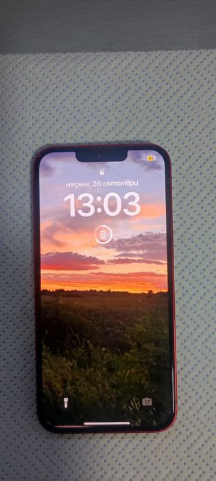 Iphone 13 червен
