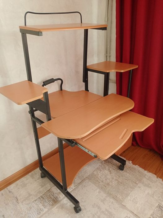 Компьютерный стол