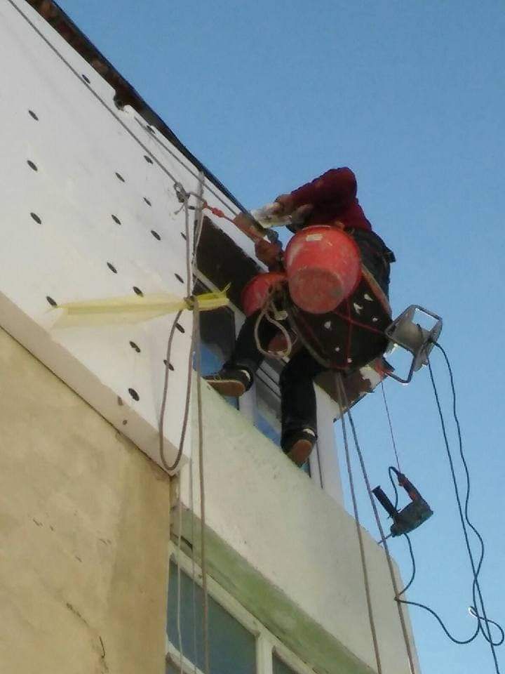 Executam Hidroizolati Termoizolati Alpinisti Zugraveli IEFTINE