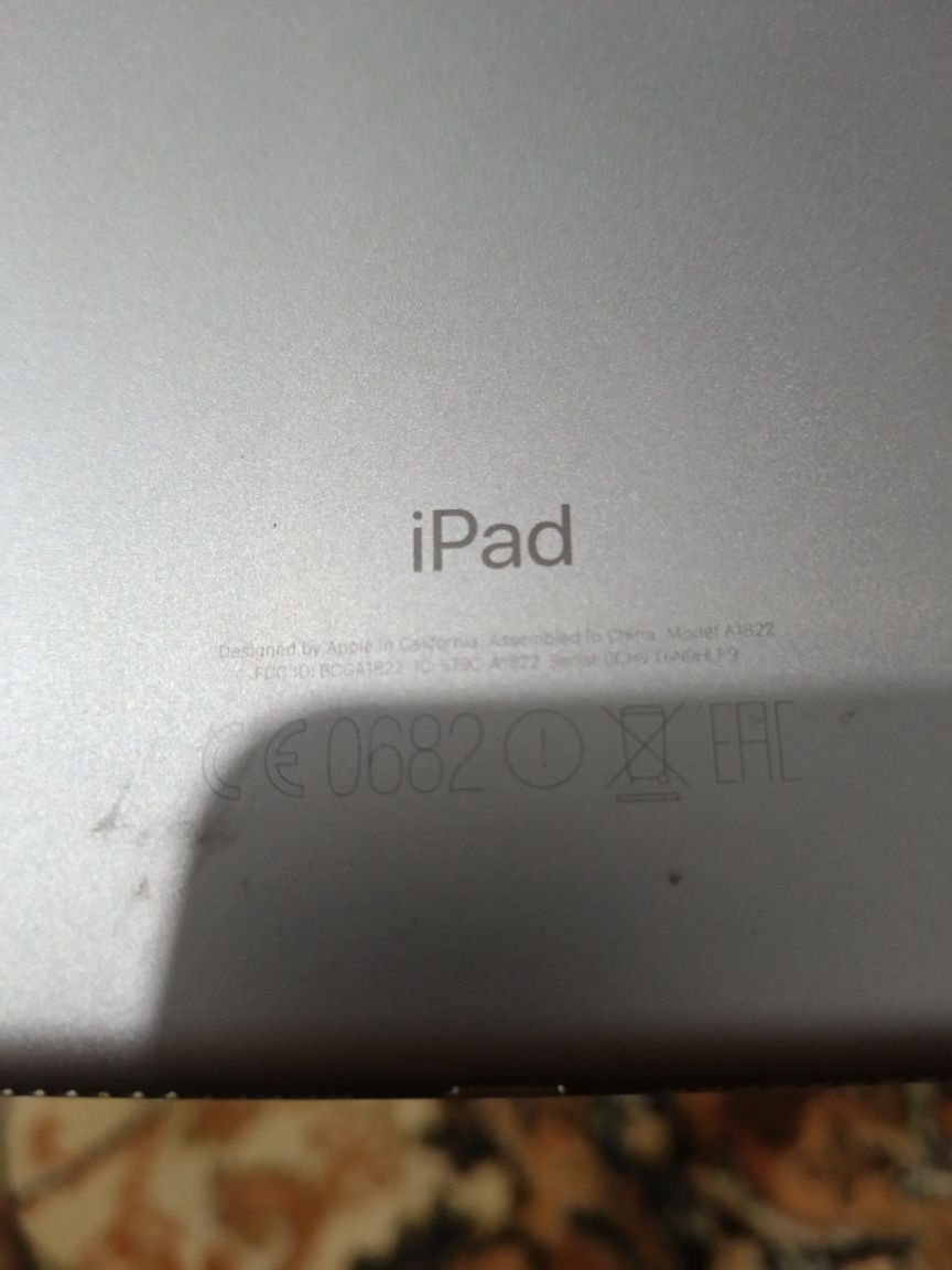 Айпад 5  model A1822 / 32 г ipad планшет