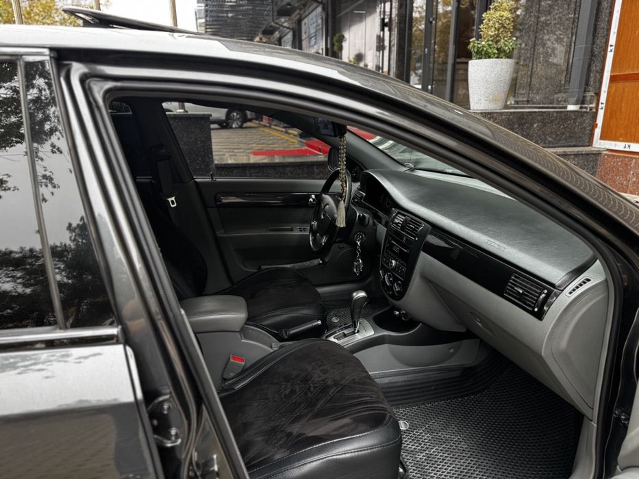 Продам свой автомобиль Jentra.