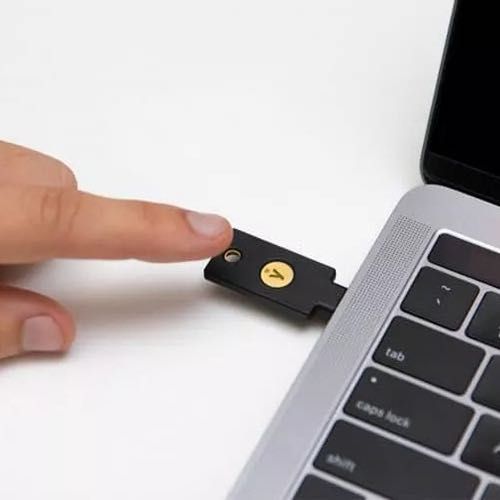 YubiKey 5C NFC (аппаратный ключ U2F)