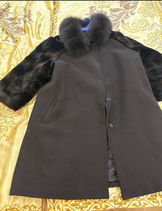 Продается красивое женское пальто