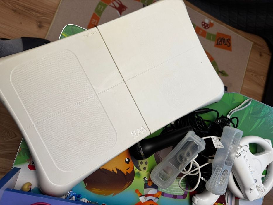 Wii impecabil cu jocuri și accesorii