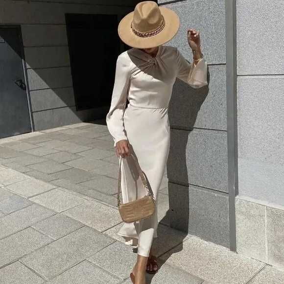 Zara rochie spate gol backless cream bej alb satin maneci lungi noua