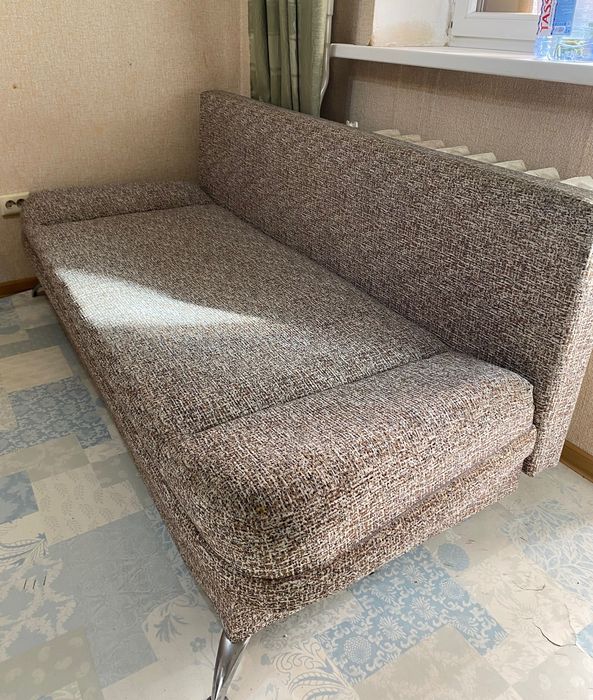 Продам диван с кресло-кровать