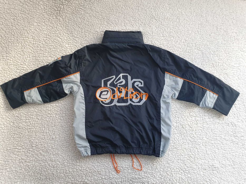 Geaca bebe marimea 98, impermeabila, cu gluga