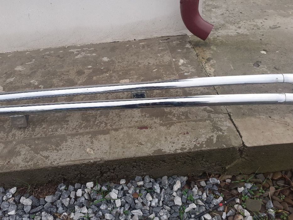 Vând 2 bare cromate de volkswagen passat b5.5 2005