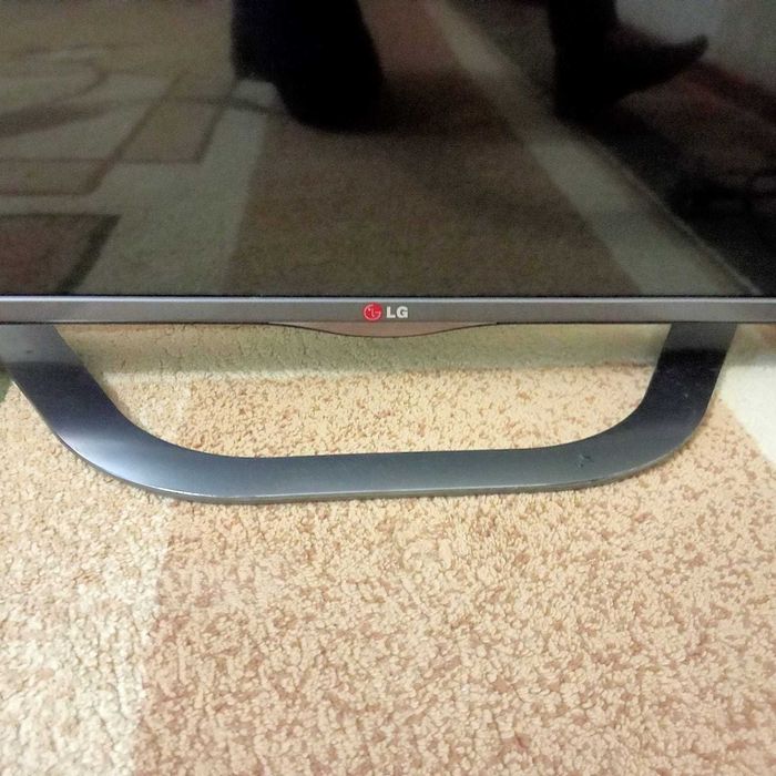 телевизор LG с диагональю-50 дюймов в отличном рабочем состоянии.