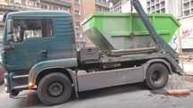 Ofer container moloz, gunoi, deseuri si pamant.