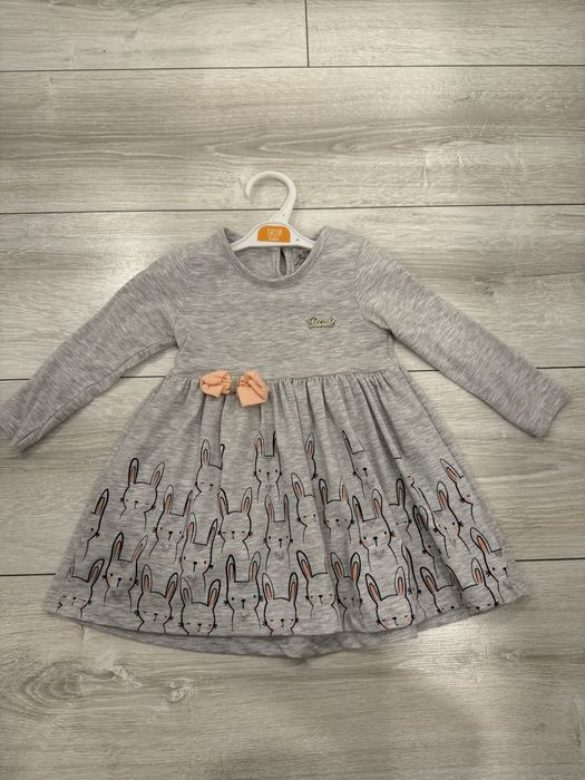 Рокля с пухкави ръкави 74