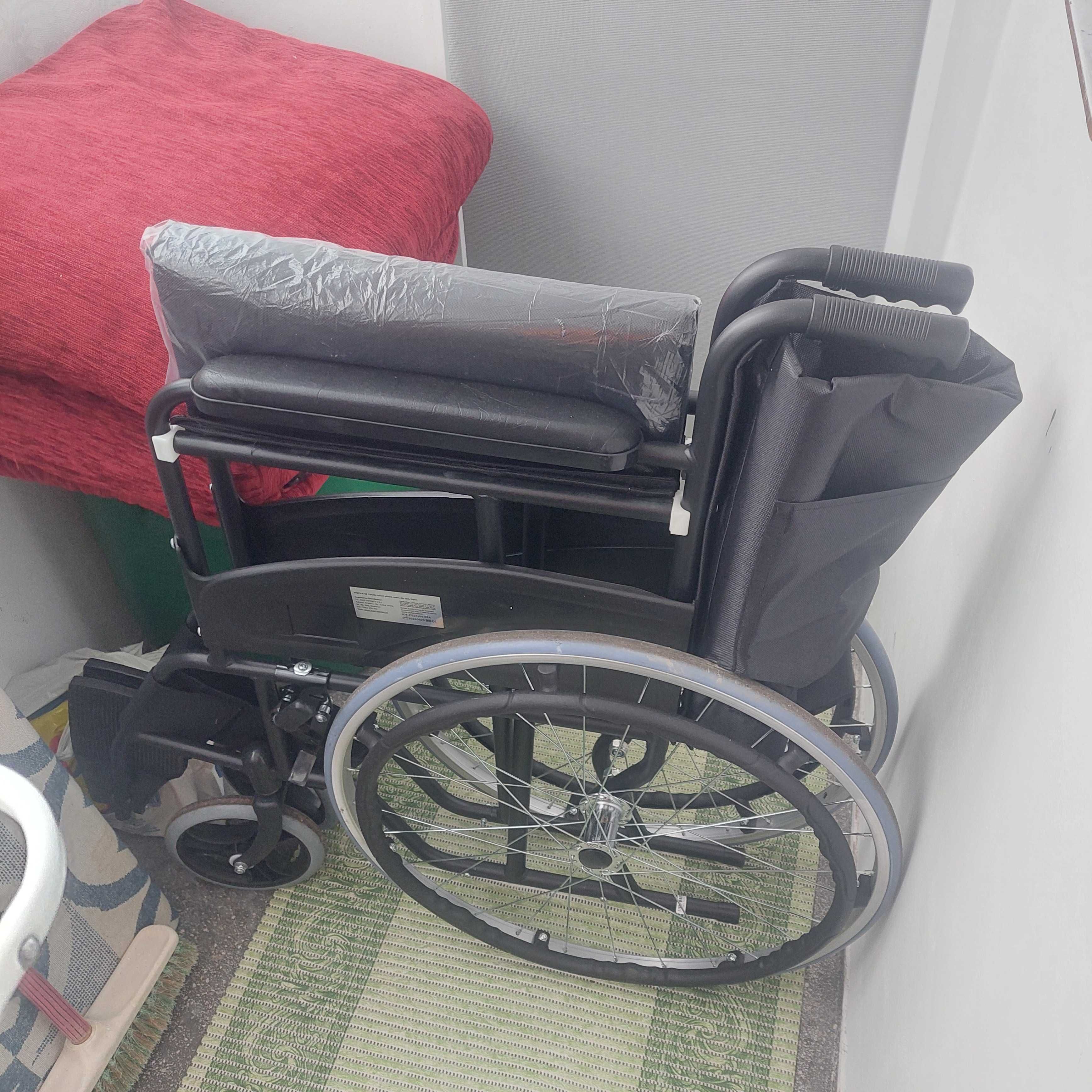 Fotoliu rulant pentru persoane cu handicap