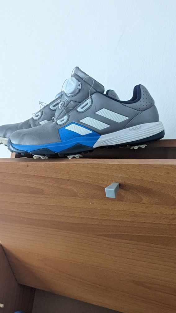 Adidași Golf Adidas