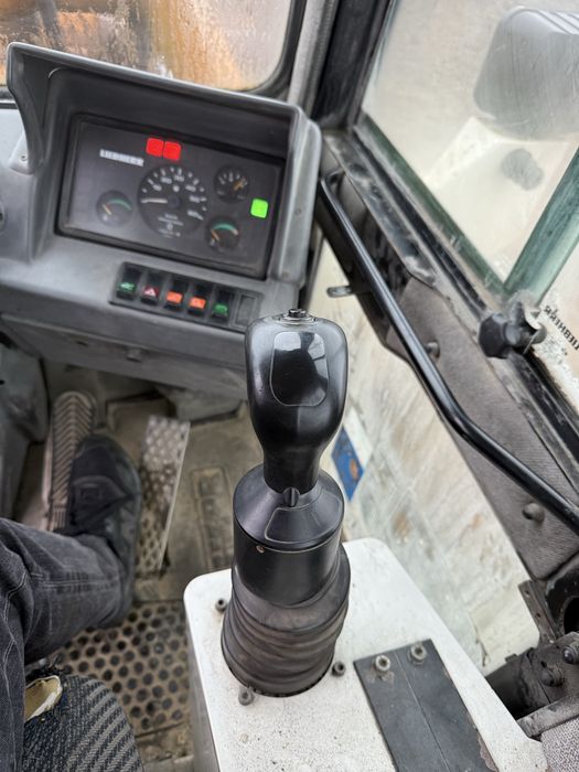 Vola liebherr 551 incarcator frontal